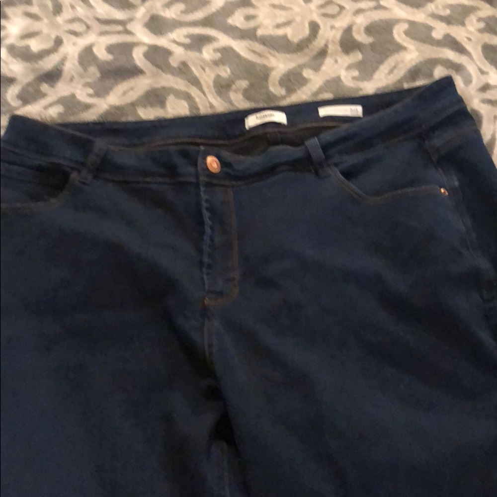 Jeans! Kensie Woman’s dark denim jeans